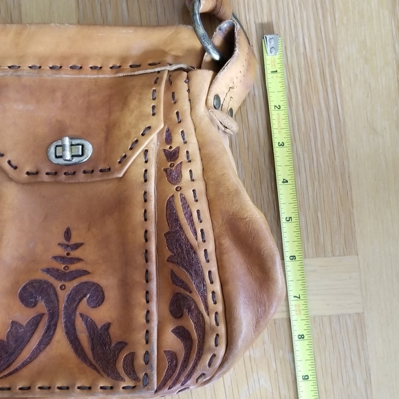 Vintage 1970s Tooled Leather Shoulder Bag - Picture 10 of 16